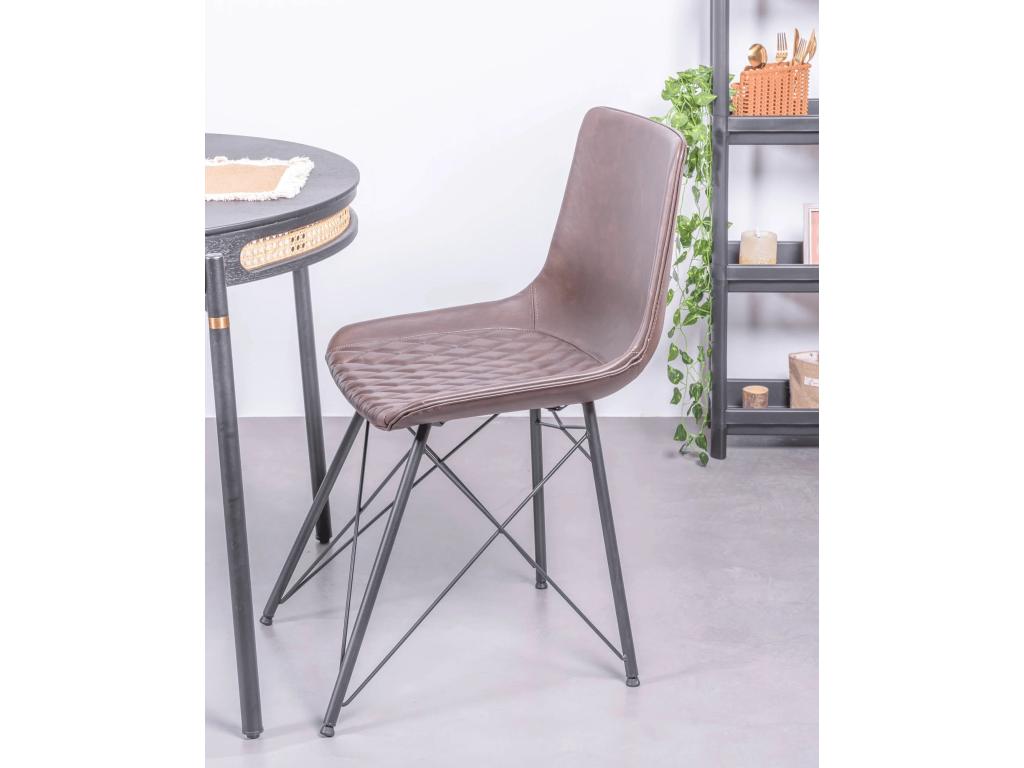 Mobili per la casa marroni