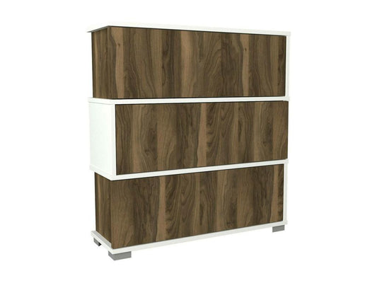 Armadio marrone con spazio di archiviazione